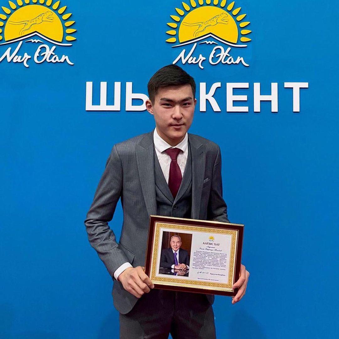 Қазақстан Республикасының Парламентінің Мәжілісі мен мәслихаттар депутаттарының сайлауында белсенділік танытып &quot;Nur Otan&quot; партиясының айқын басымдықпен жеңіске жетуіне қосқан үлестері үшін Елбасы Алхыс хат марапатымен марапатталды