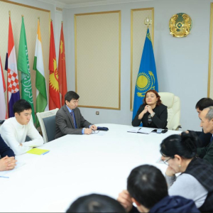 «Қазақстандағы Президенттік институт: конституциялық прогрестің жаңа факторлары» тақырыбында дөңгелек үстел 