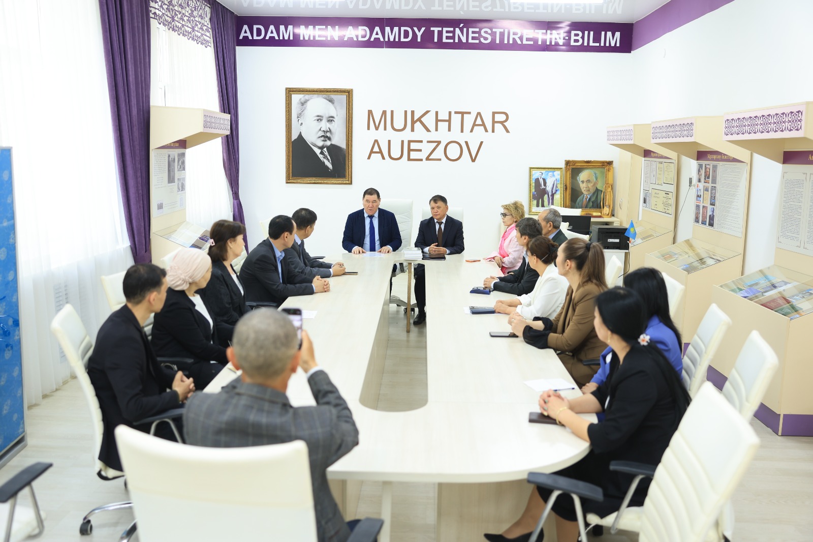 Ziyabek Kabyl­dinov presented his scientific works at M. Auezov South Kazakhstan University