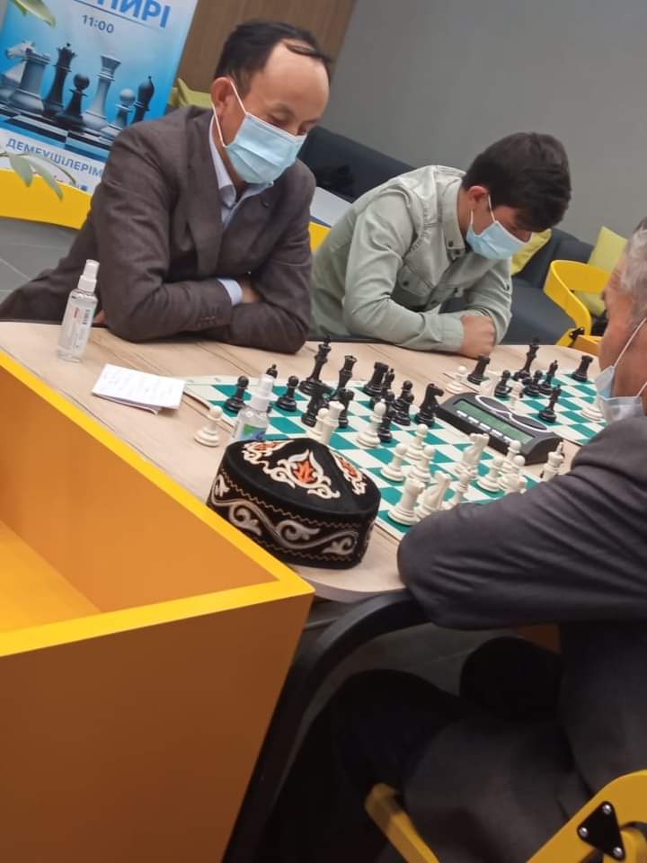 Шахматный турнир для взрослых и молодежи
