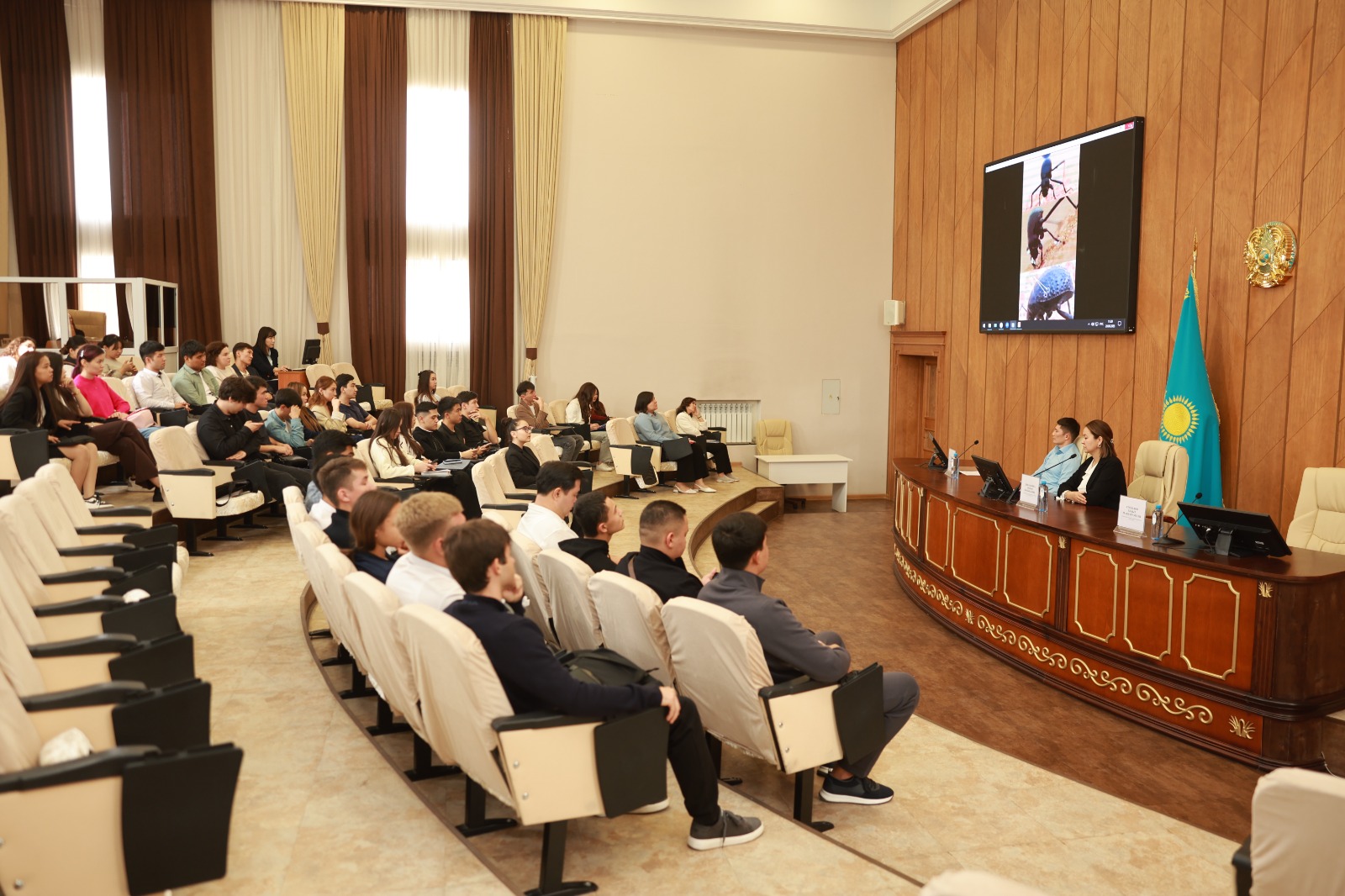 Ауэзов университет поддерживает предпринимательскую молодежь