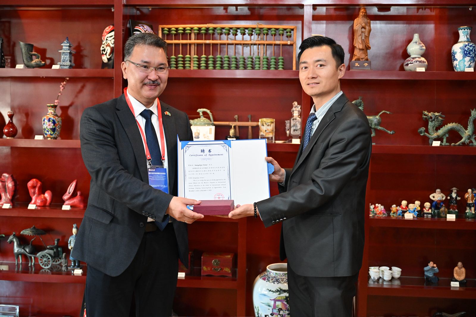 Укрепляется сотрудничество с синьцзянским университетом в области науки и образования