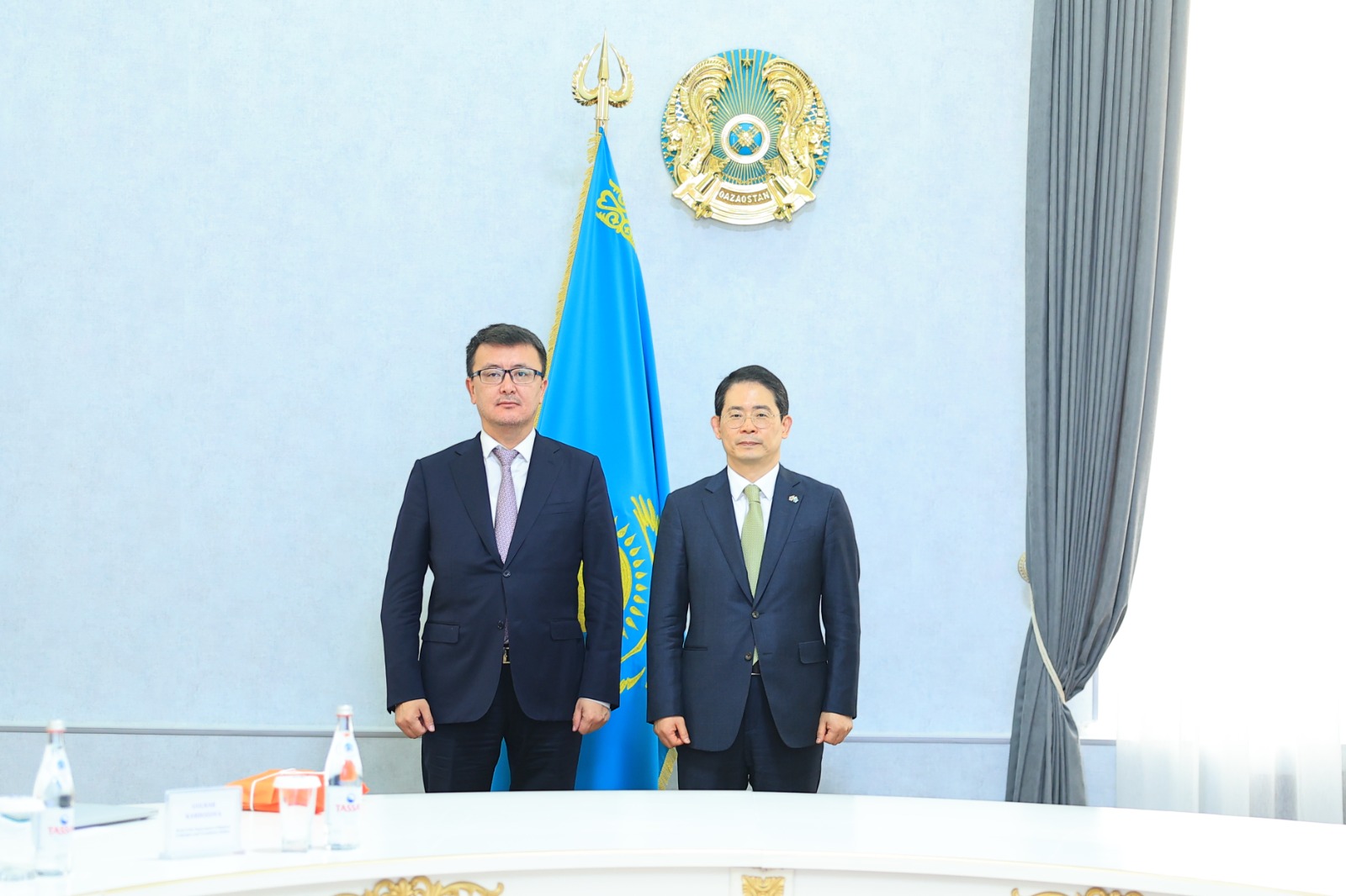 В Южно-Казахстанском университете имени М. Ауэзова состоялась встреча с делегацией Республики Корея во главе с Генеральным консулом Ха Тэ Уком