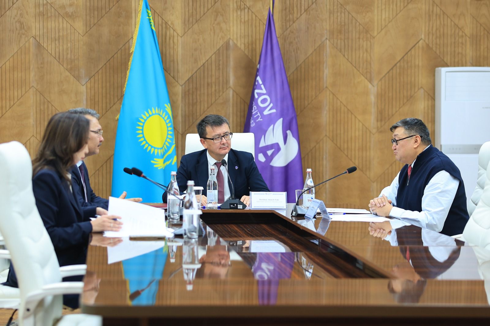 Южно-Казахстанский университет им.М. Ауэзова и Swiss-SASEM подписали соглашение о сотрудничестве