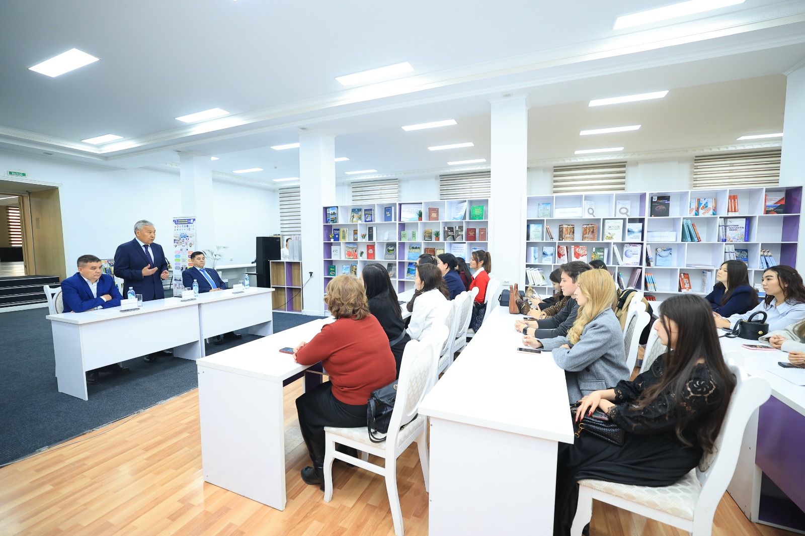 Будущие журналисты встретились с опытными специалистами в сфере информации