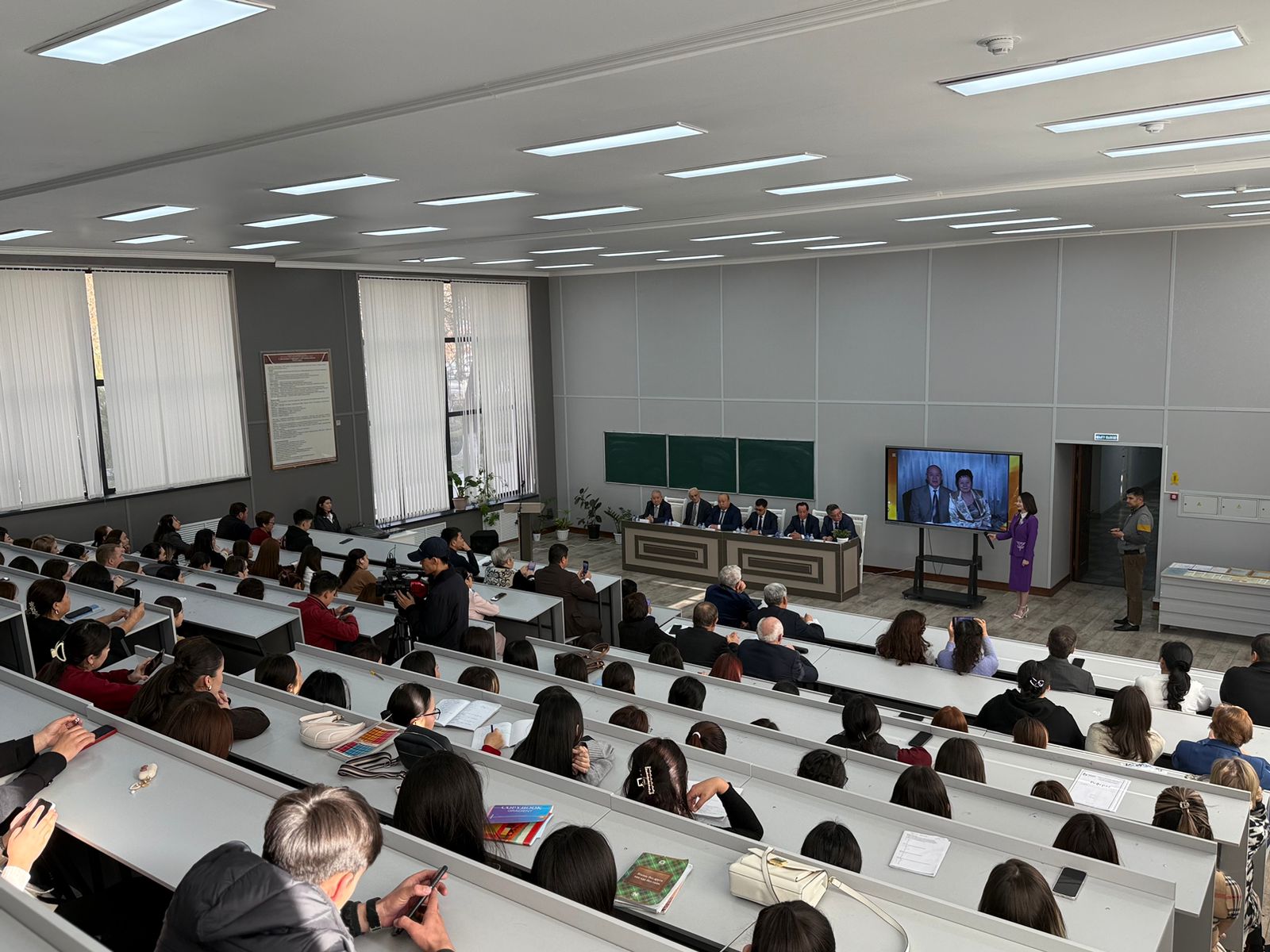 «Почёт и служение»: в ЮКУ им. М. Ауэзова началась международная конференция памяти Шаяхмета Молдабекова