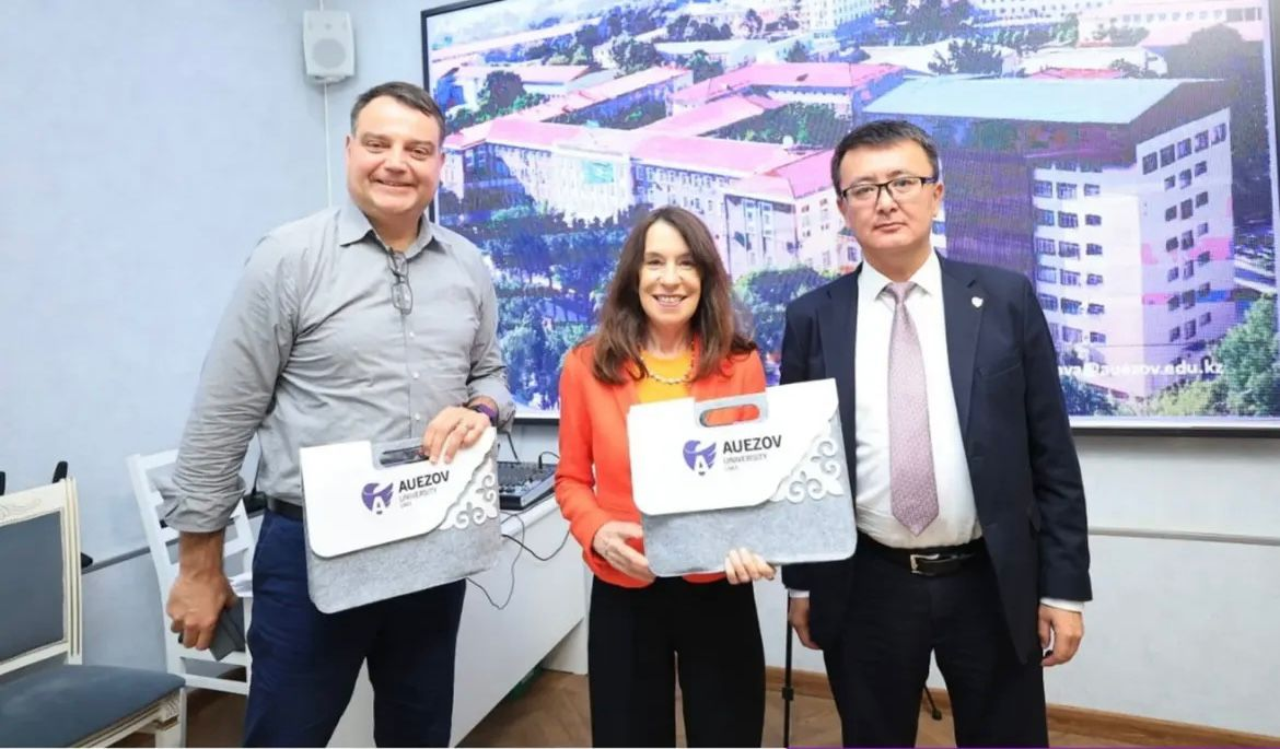 **ARIZONA STATE UNIVERSITY ДЕЛЕГАЦИЯСЫНЫҢ М. ӘУЕЗОВ АТЫНДАҒЫ ОҢТҮСТІК ҚАЗАҚСТАН УНИВЕРСИТЕТІНЕ САПАРЫ**