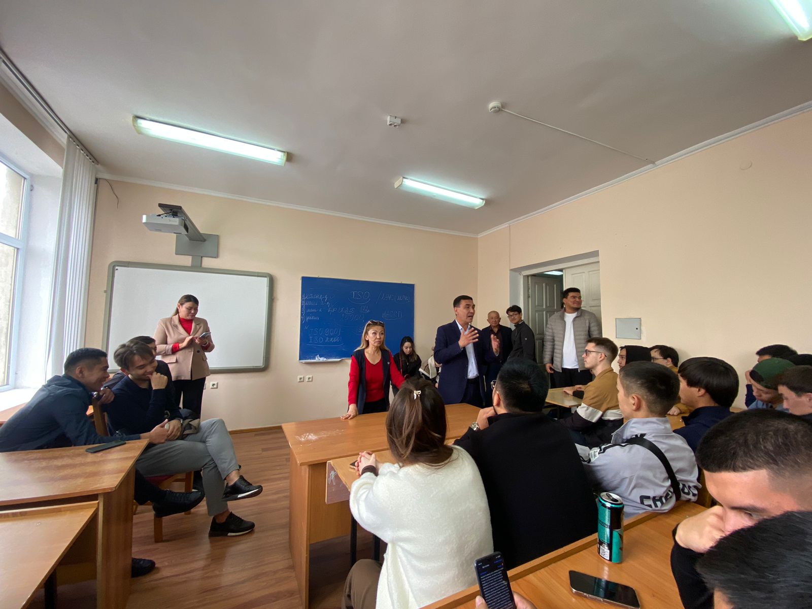 Бітіруші курс студенттерімен өткізілген семинар-тренинг