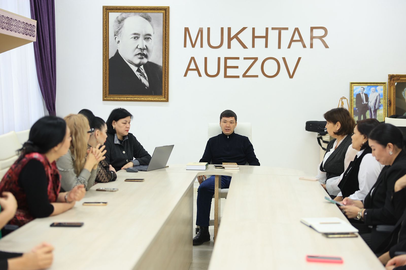 «Абай және бүгінгі жастар»: Абайдың 180 жылдығына орай тағылымды кездесу өтті