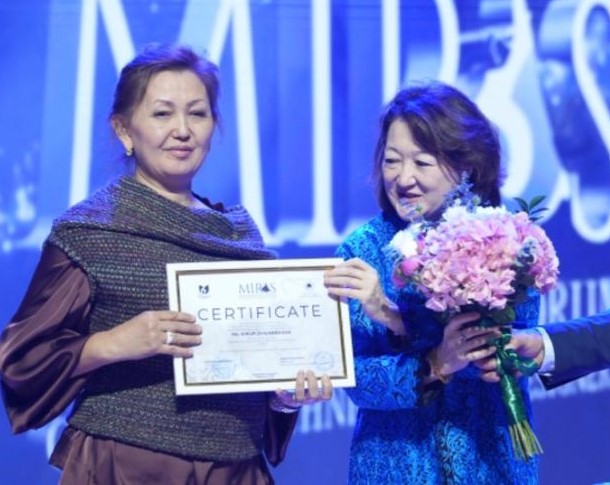 Әуезов ғалымының монографиясы «Global Scicall: Жаңа білім қоры» ІІІ Ұлттық байқауында үздік ден танылды