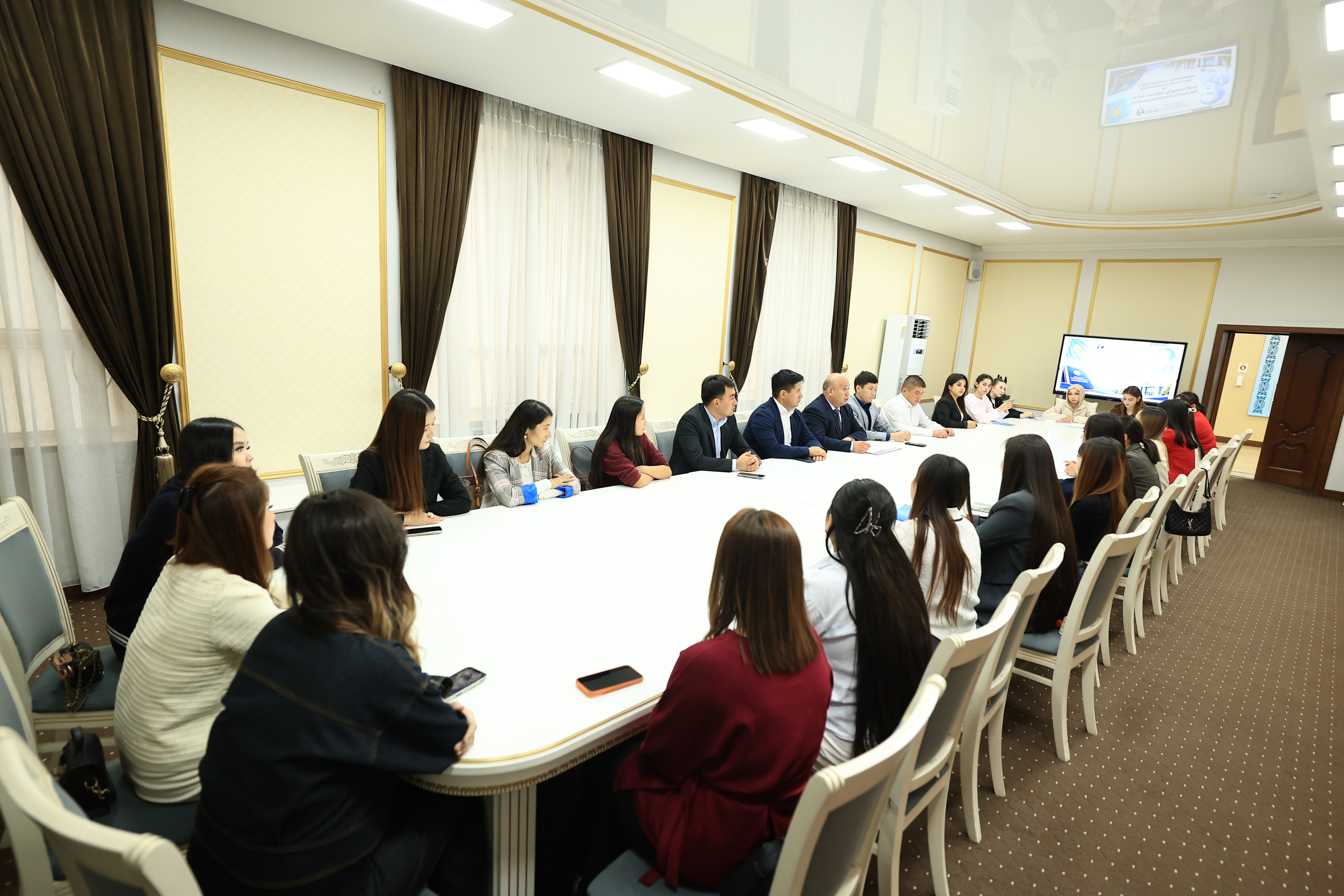 Жаңа Конституциядағы жоғары білімнің рөлі талқыланды