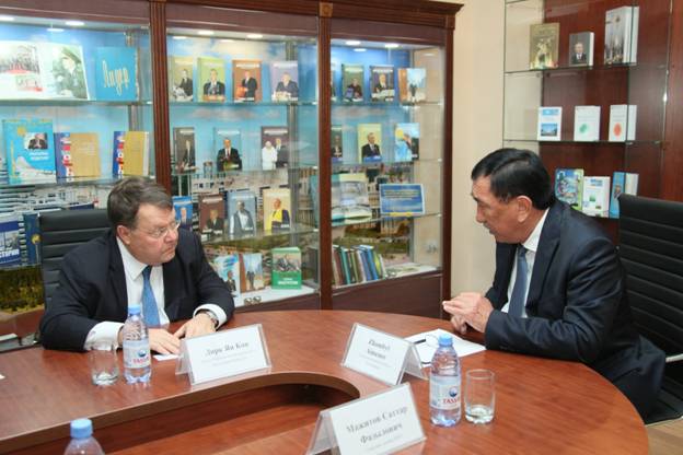 Visit of the Ambassador Extraordinary and Plenipotentiary of the Kingdom of the Netherlands Republic to the Republic of Kazakhstan Mr. Dirk Jan Kop to M.Auezov SKSU