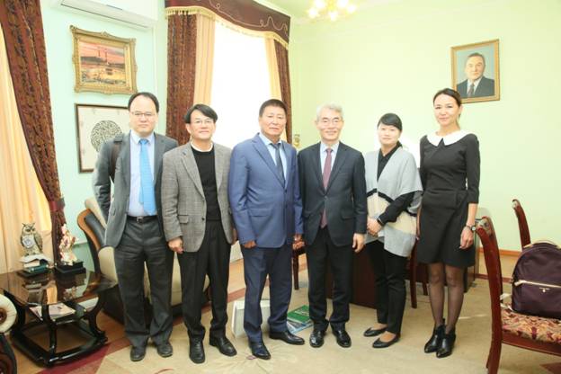 Visit of the Ambassador Extraordinary and Plenipotentiary of the Republic of Korea in the Republic of Kazakhstan Kim Desik to M.Auezov SKSU