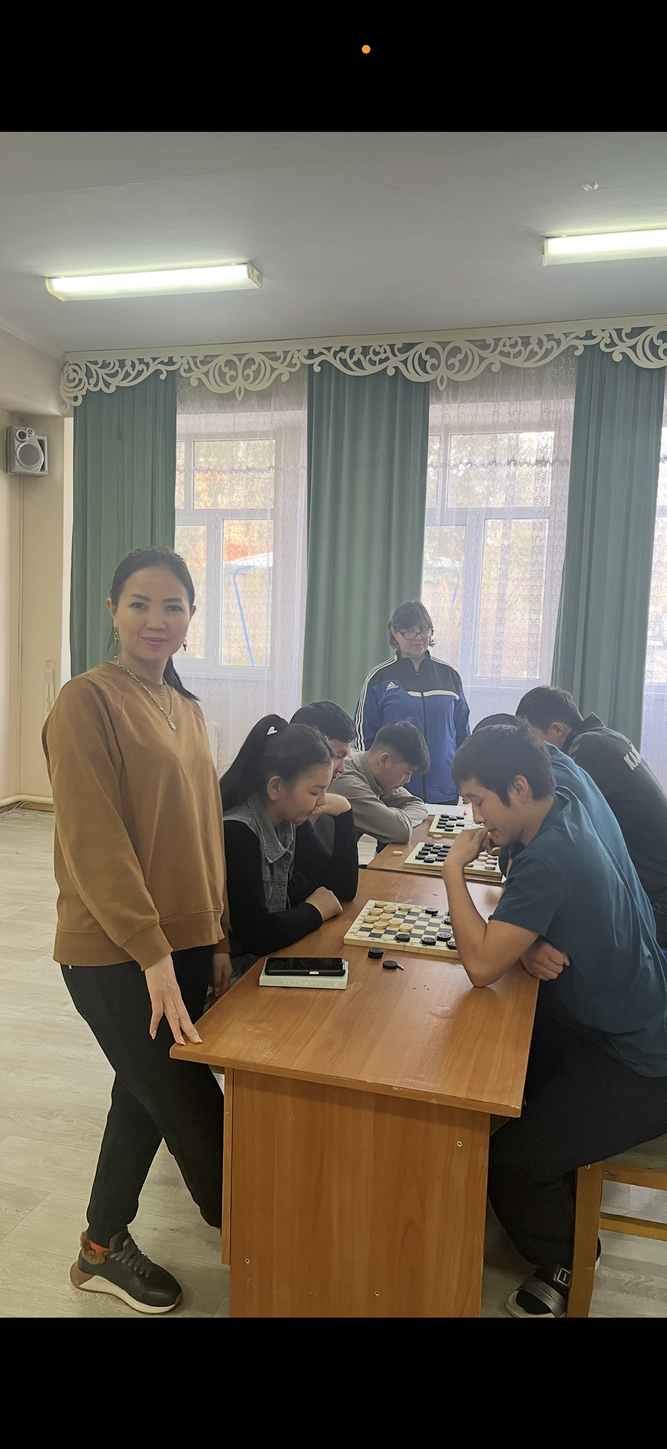 әСалауатты өмір салтын ұстану" тақырыбында дойбыдан жарыс.