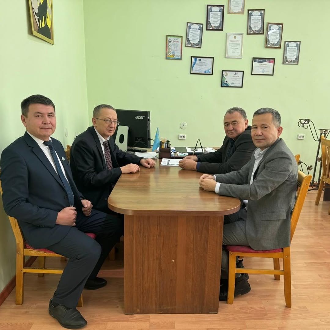 Профессор Александр Левданскийдің М. Әуезов атындағы Оңтүстік Қазақстан университетінің &quot;Механика және мұнайгаз ісі&quot; факультетінің деканымен кездесуі