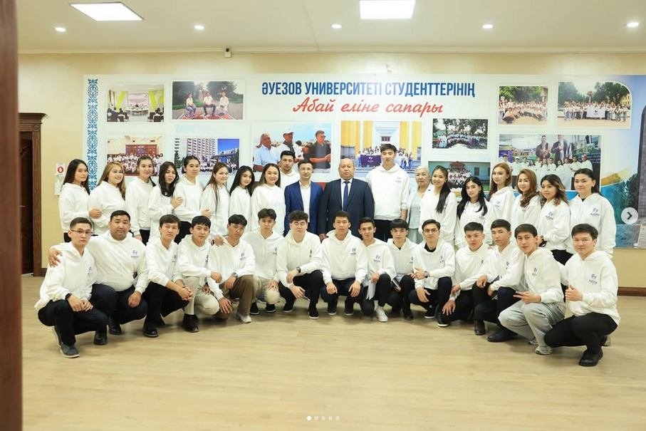 Активные студенты университета совершили деловую поездку в Астану